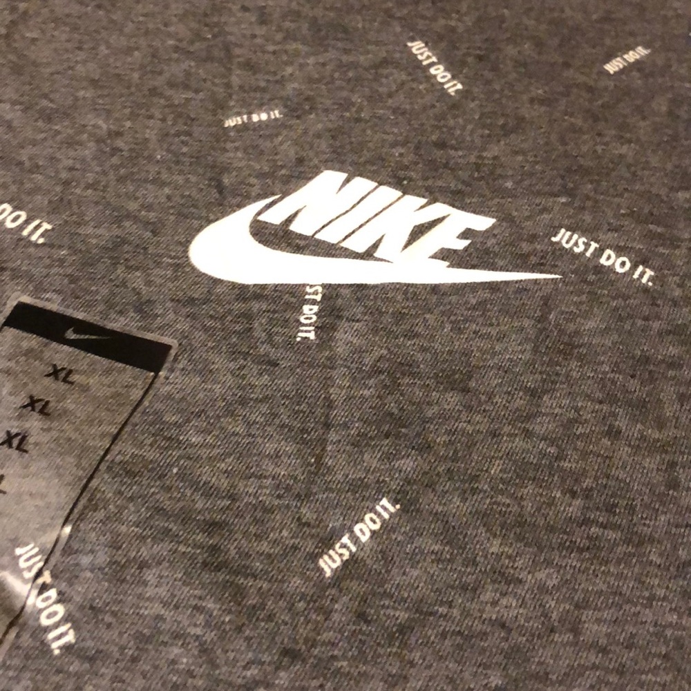 Nike tee